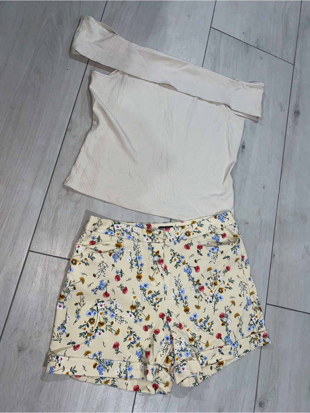 Soho Cream Floral High-Rise Shorts
